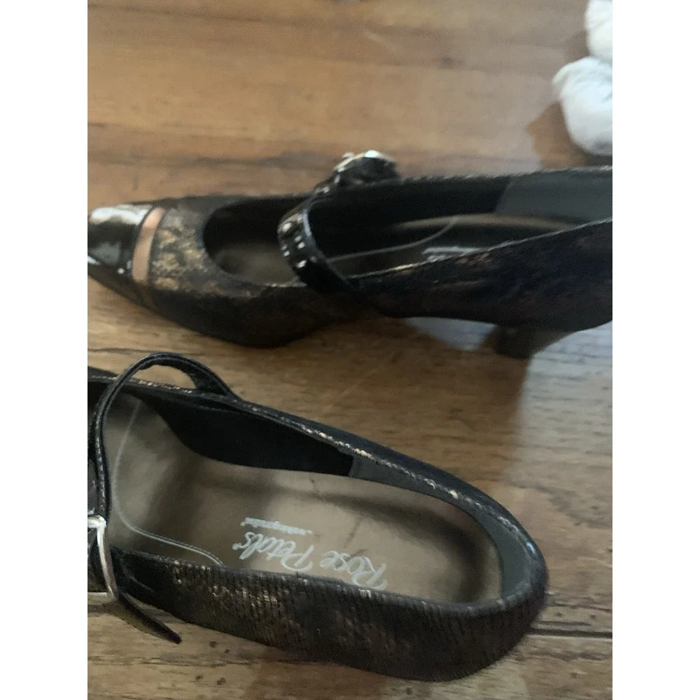 Rose Petals By Walking Cradles Women's Buckle Heels 7.5 Narrow Black‎ Gold